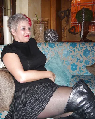 Annick, 56 ans, dominatrice à Mana