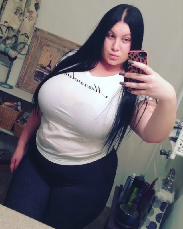Emeline, 34 ans, dominatrice à École-Valentin