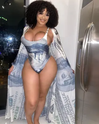 Johanna, 29 ans, dominatrice à Nîmes