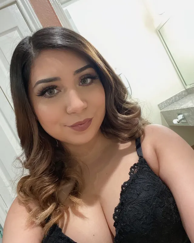 Najat, 40 ans, dominatrice à Rilly-la-Montagne